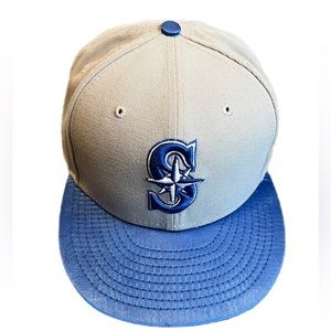 seattle Mariners 59FIFTY Fitted Hat Cap Shiny/Metallic Brim size 7 1/8 blue/gray